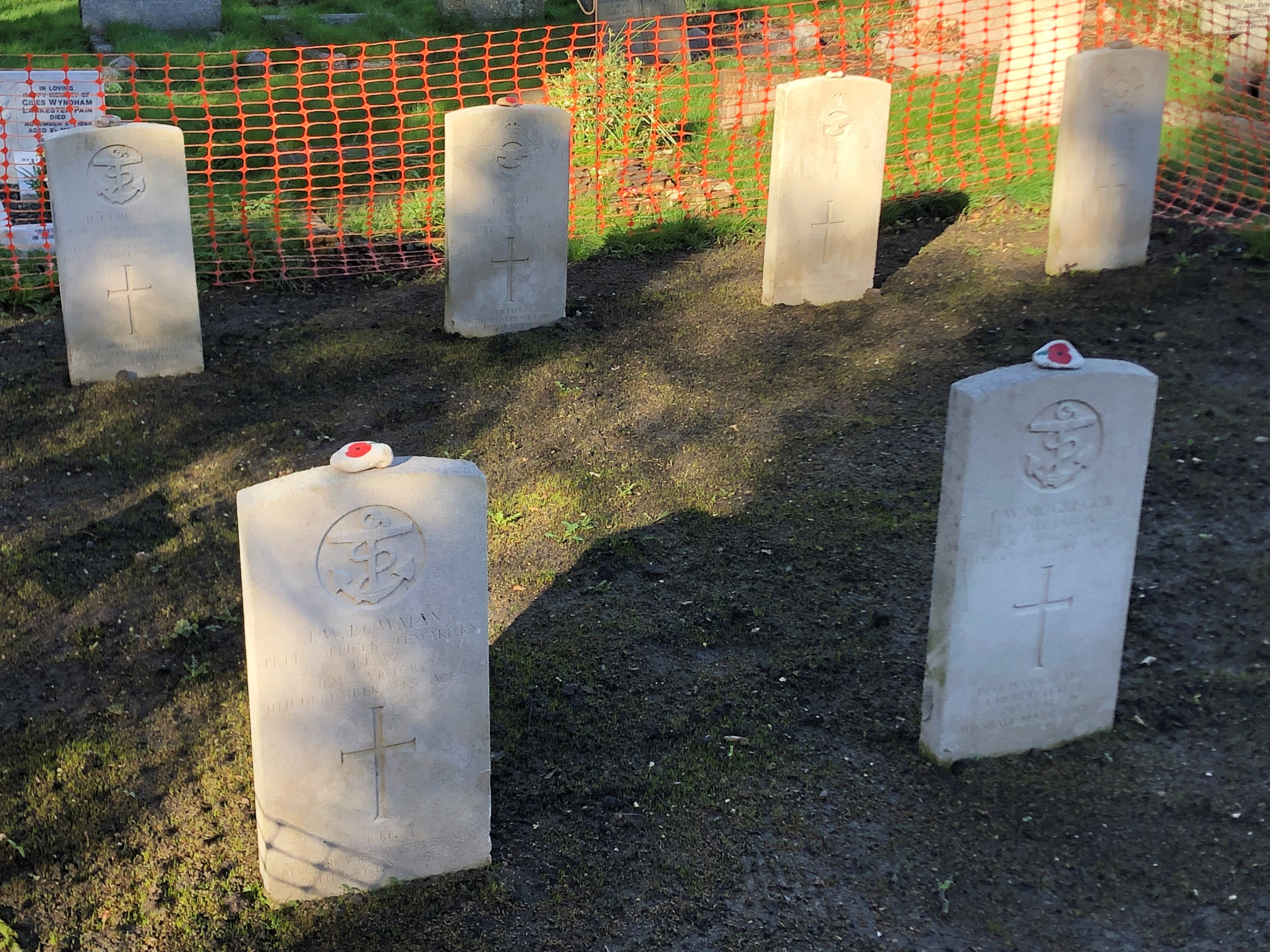 Covers Bognor Regis helps Felpham church tidy war memorial graves
