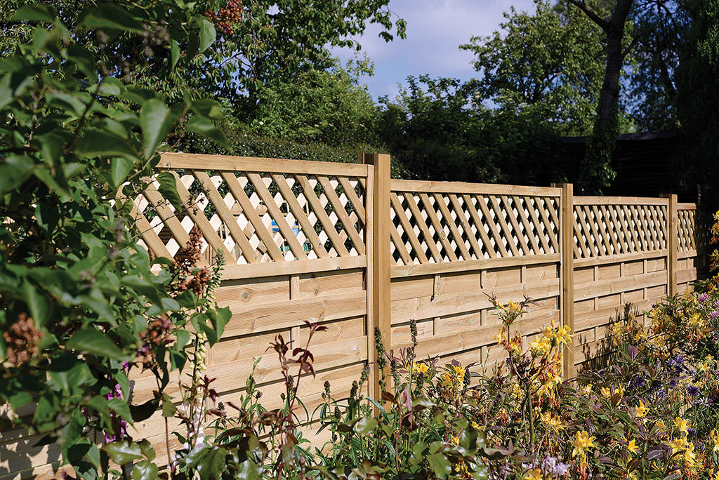 Our Guide to Fencing & Accessories