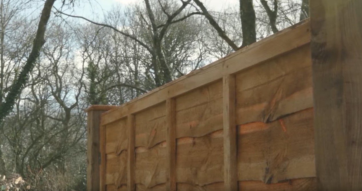 How to install a Fence Panel